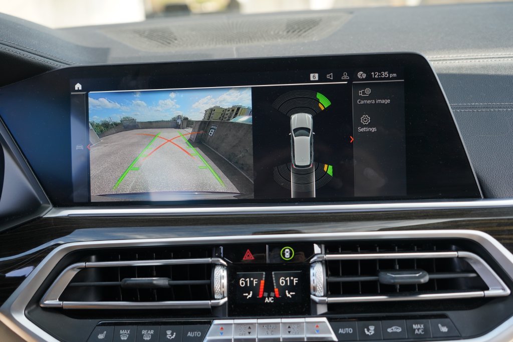 Used 2020 Dark Graphite BMW sDrive40i image 16