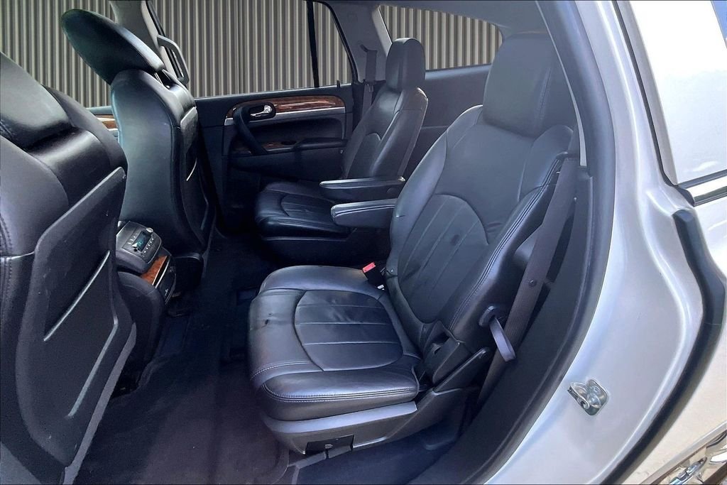 Used 2011 White Buick CXL image 27