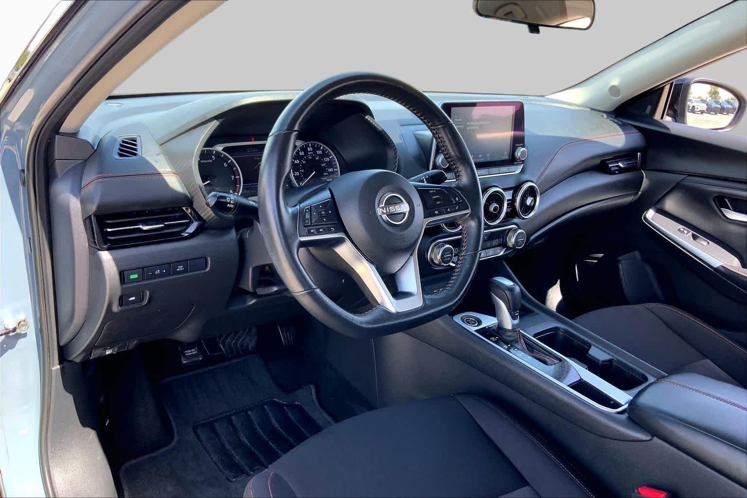 Used 2024 Atlantic Gray Metallic/Super Black Nissan SR image 17