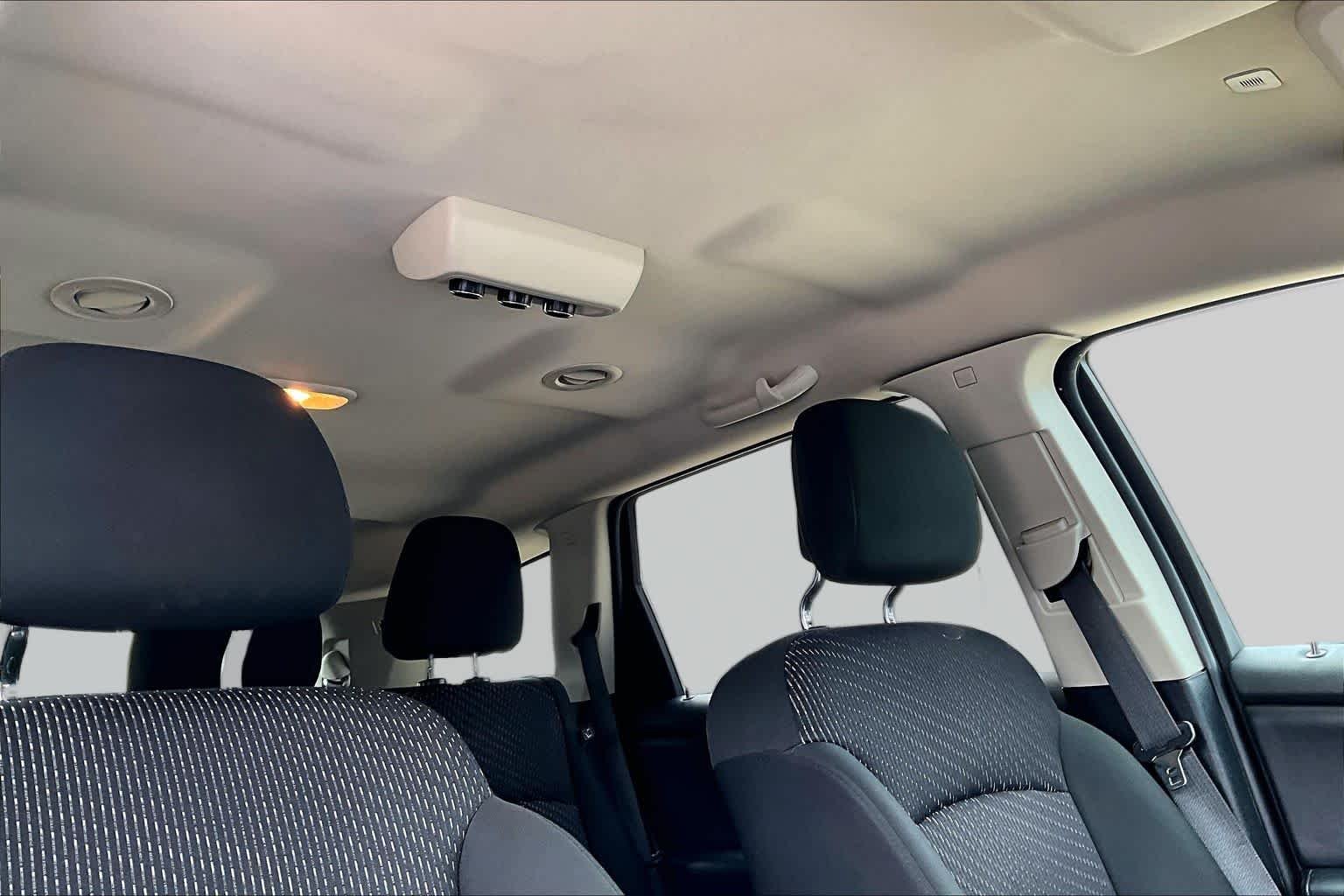 Used 2019 Granite Pearlcoat Dodge SE image 13