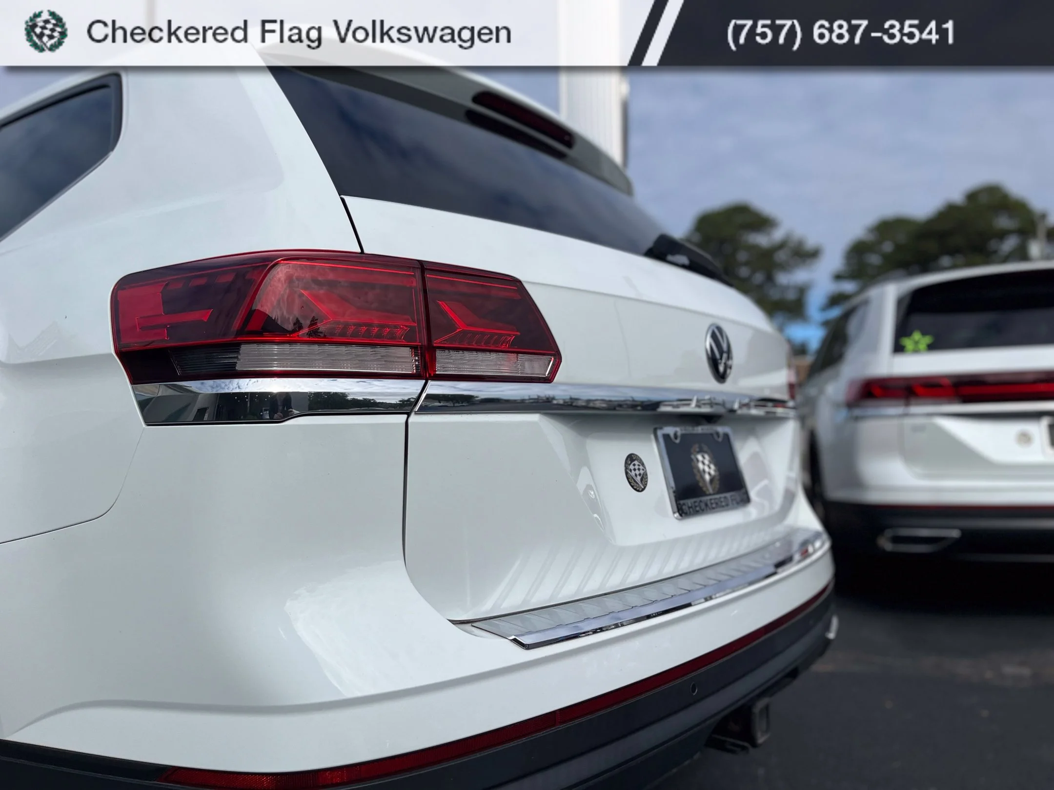 Used 2022 Pure White Volkswagen 3.6L V6 SE w/Technology image 9