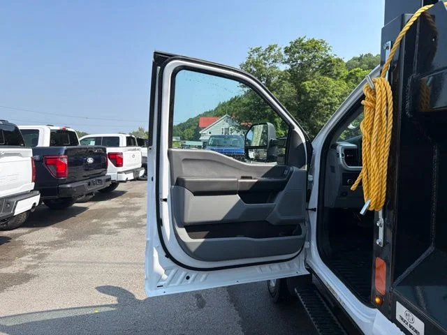 New 2026 Oxford White Ford F-550® XL image 64