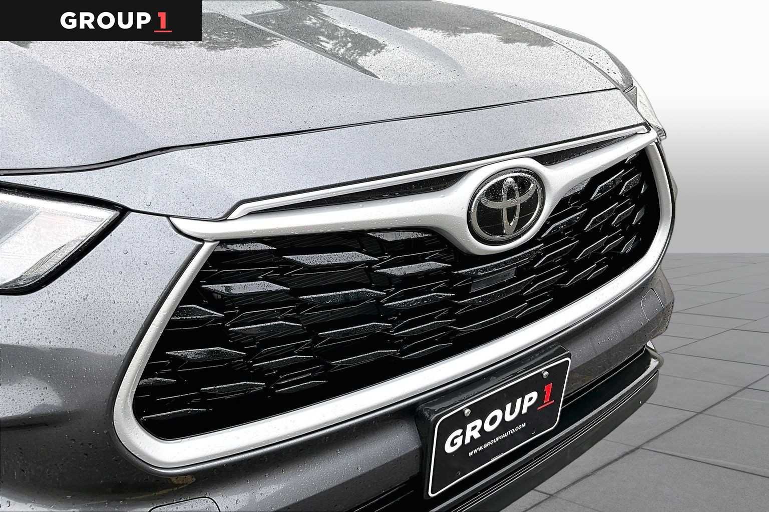2025 Toyota Highlander LE - Photo 32