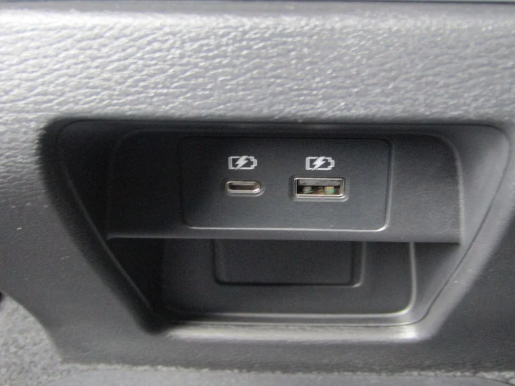 2025 Mitsubishi Outlander Plug-in Hybrid SE - Photo 32