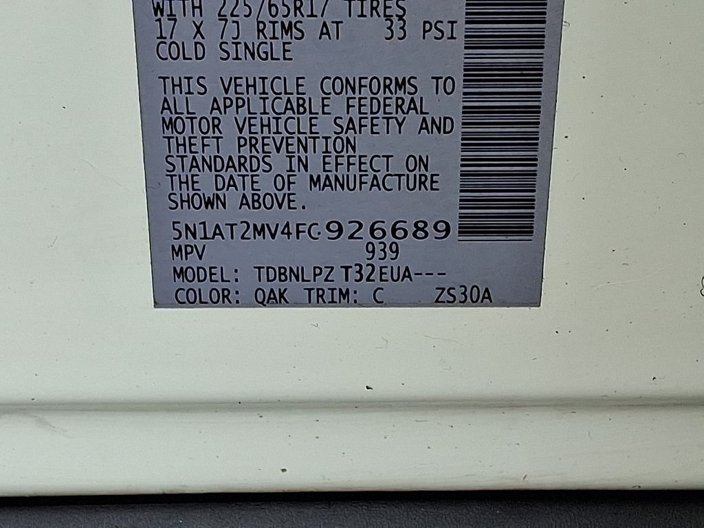 Used 2015 White Nissan S image 26