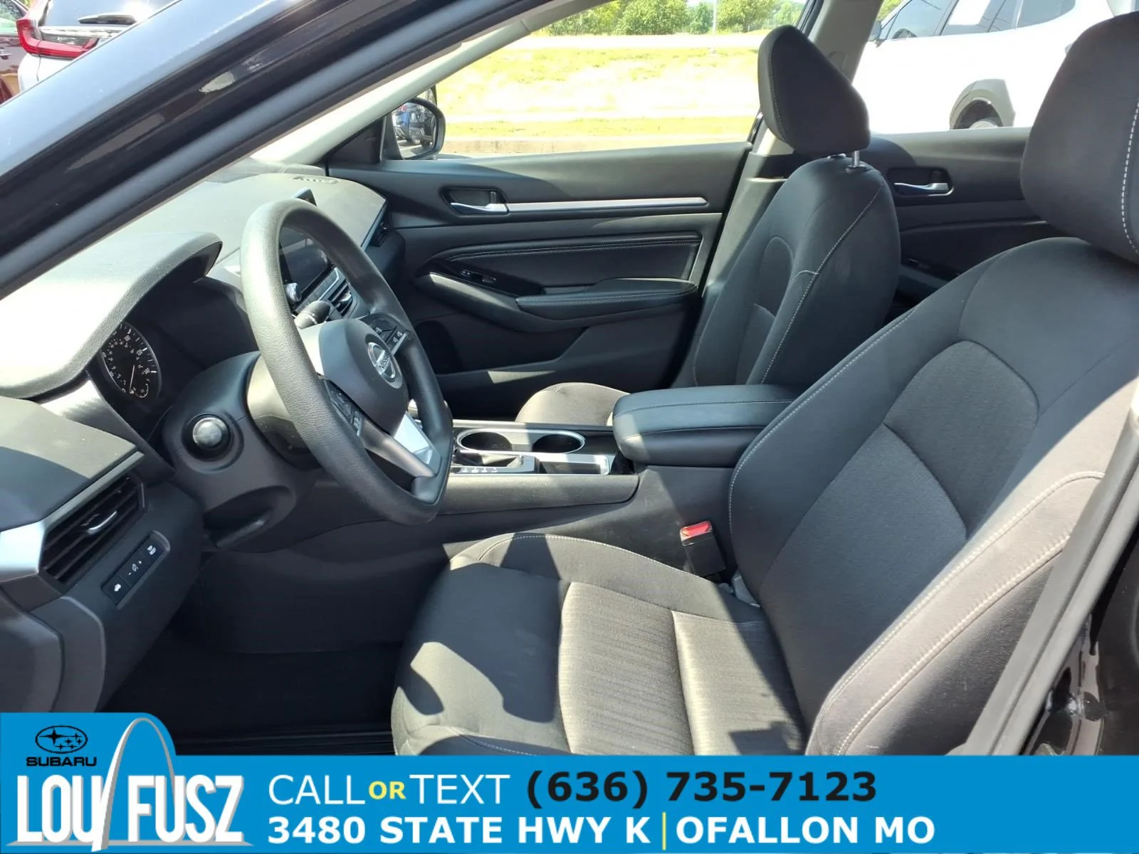 Used 2021 Super Black Nissan 2.5 SV image 24