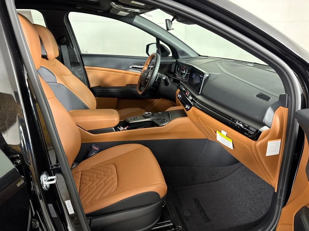 New 2027 Black Kia X-Line image 15