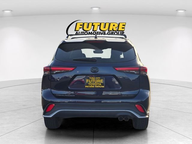 Used 2022  Toyota XSE image 5