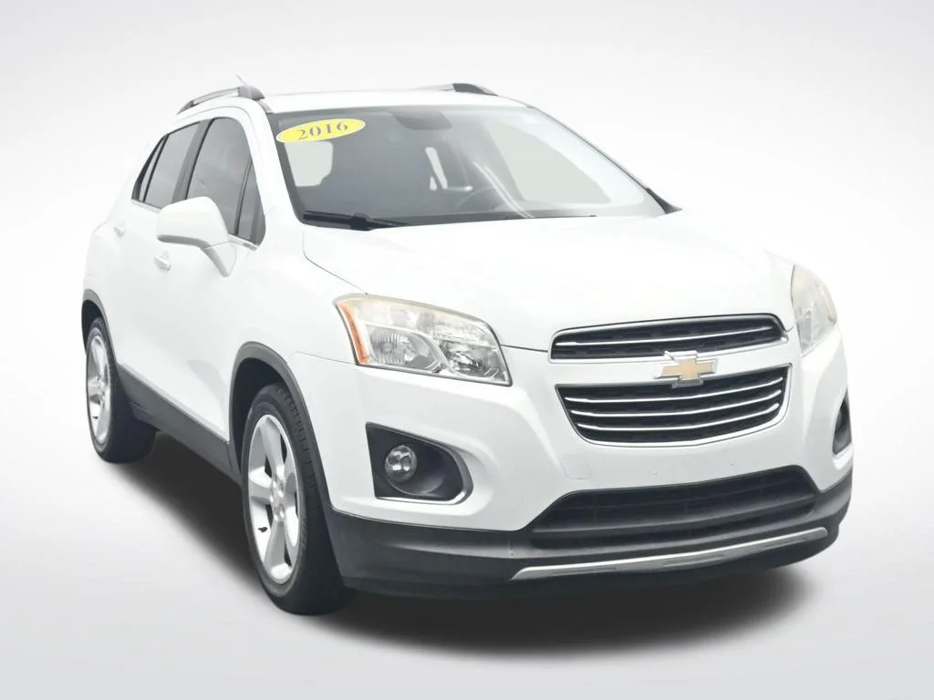 Used 2016 Summit White Chevrolet LTZ image 3