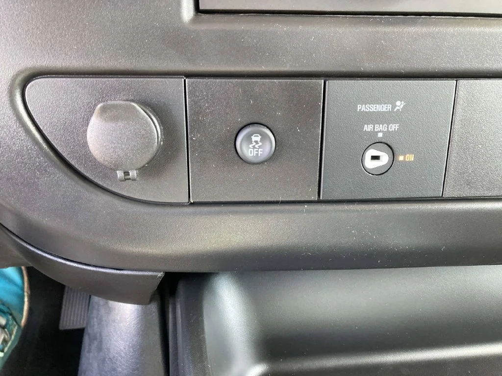 New 2026 Summit White GMC Work Van image 18
