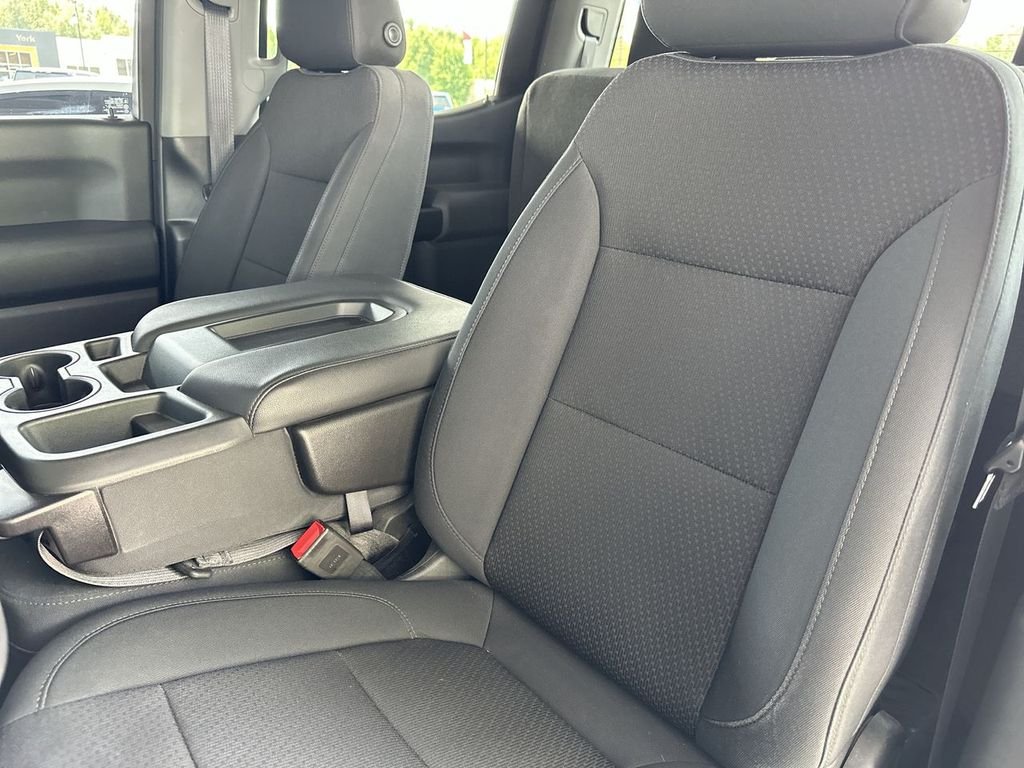 Used 2020 White Chevrolet Custom image 17