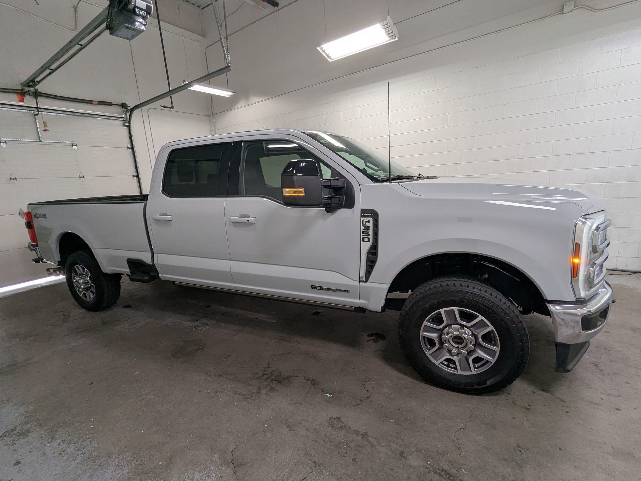 Used 2026 Avalanche Ford LARIAT image 3