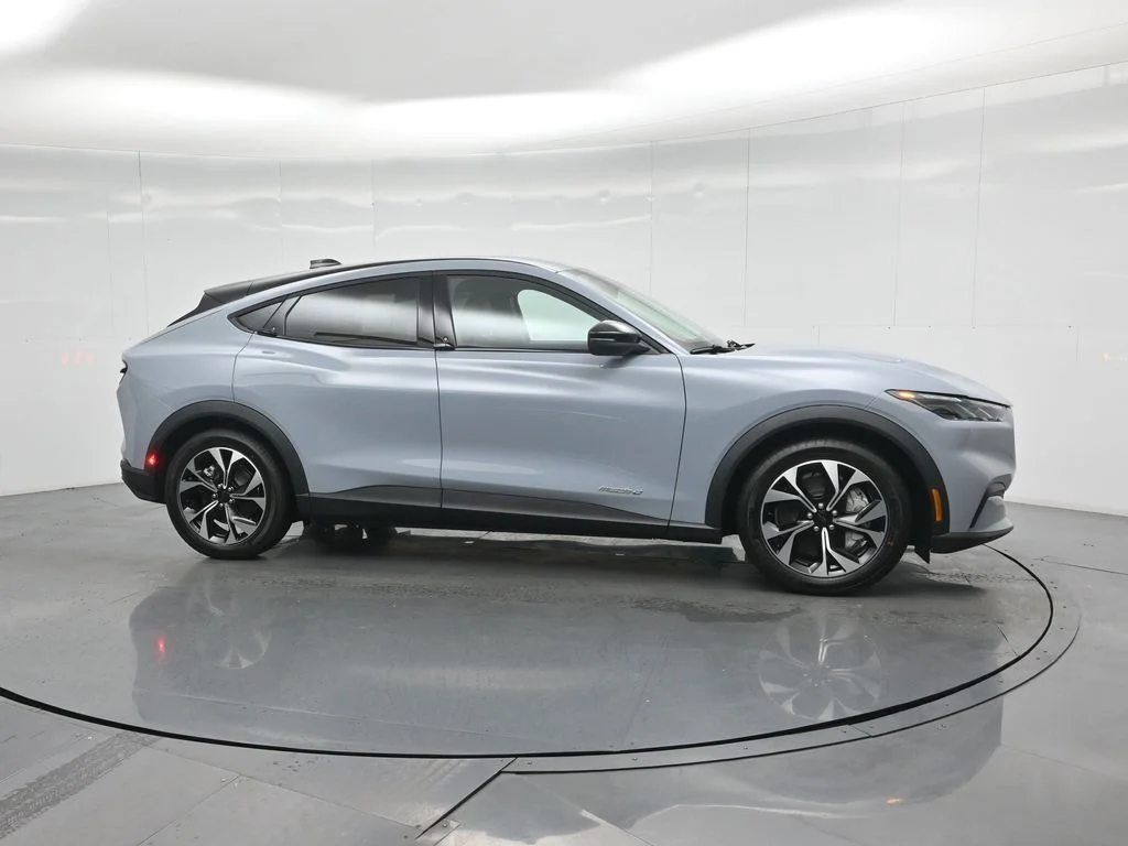 New 2026 Gray Ford Select image 23