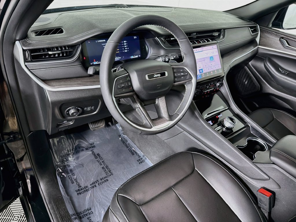 Used 2024 Black Jeep Limited image 9