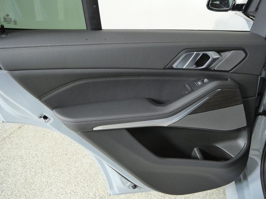 New 2026 Brooklyn Grey Metallic BMW xDrive40i image 31