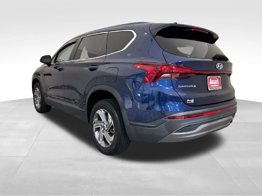 Used 2021 Blue Hyundai SE image 3