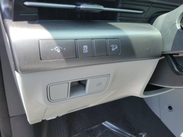 2024 Hyundai Kona SEL - Photo 17