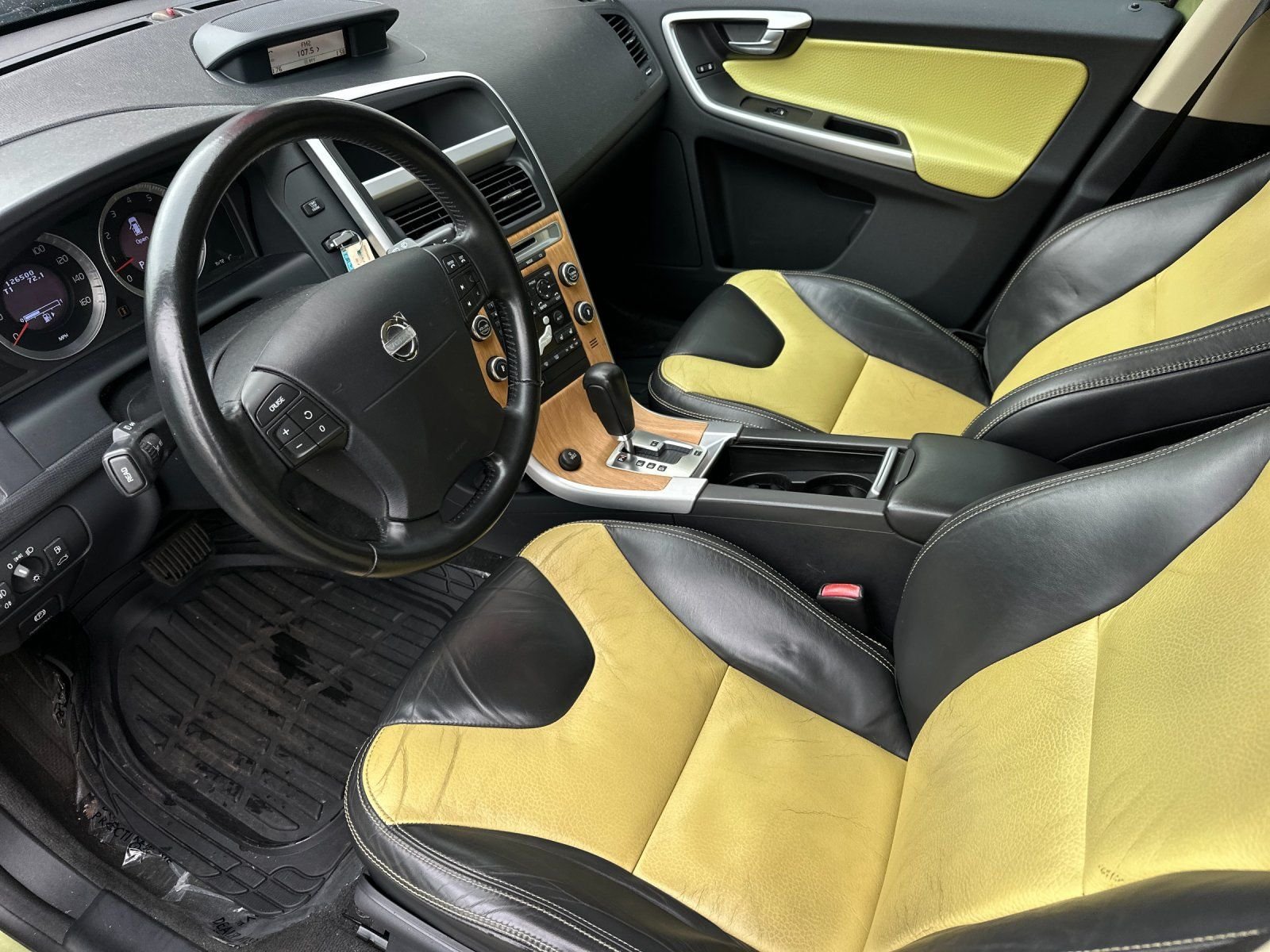 Used 2010 Lime Grass Green Volvo T6 image 9