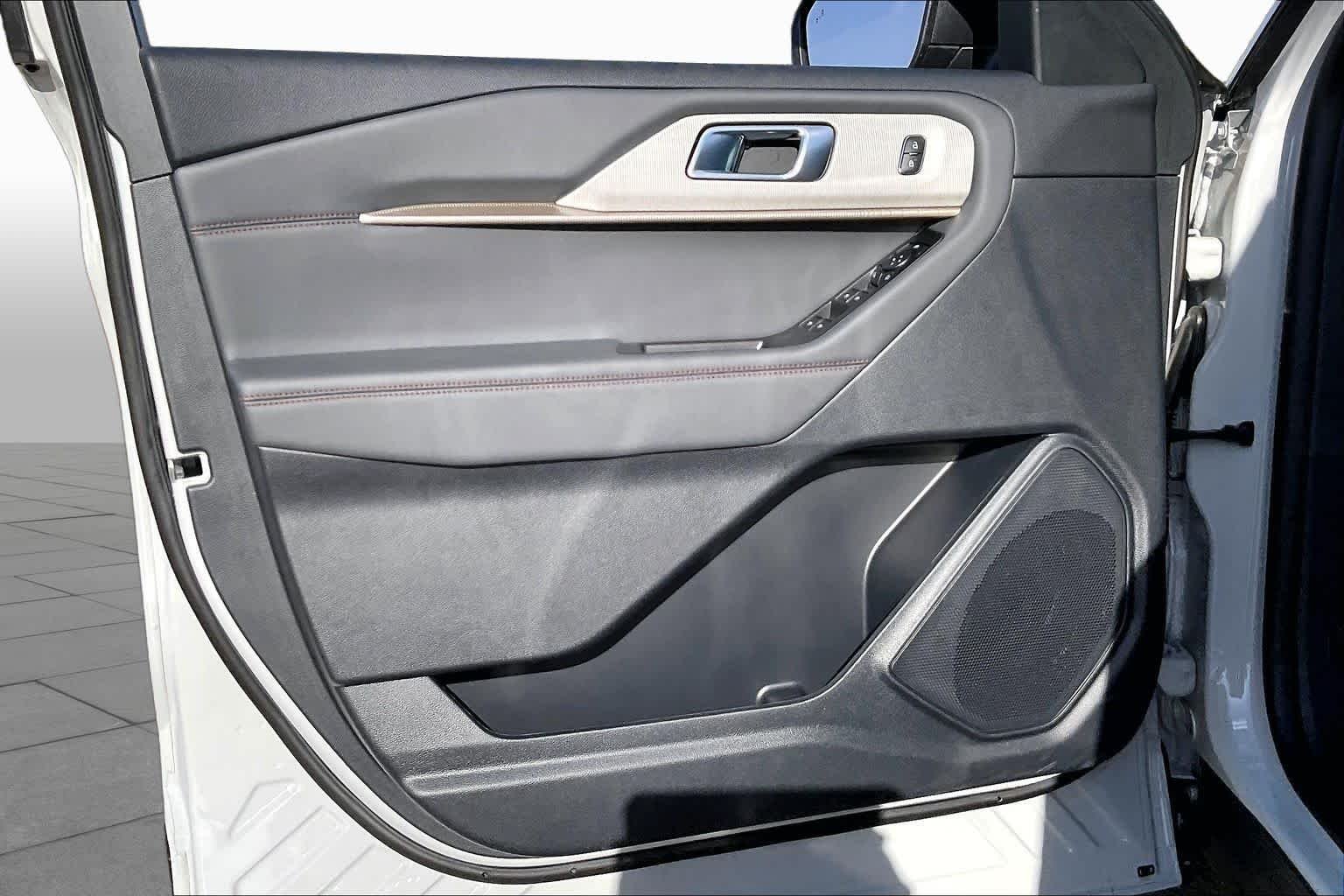 New 2027 Avalanche Gray Ford Active image 10