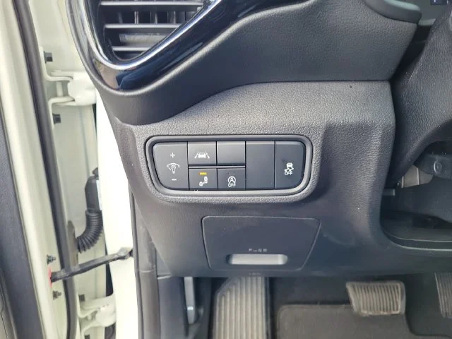 Used 2021 White Kia EX image 22