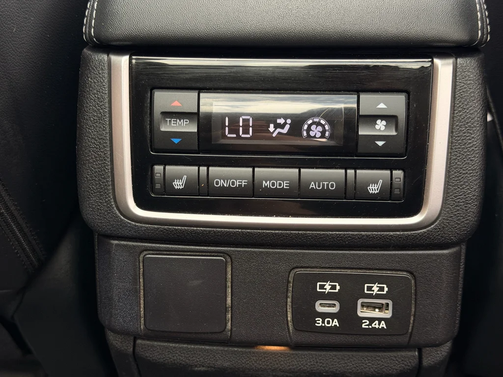 Used 2023 Ice Silver Metallic Subaru Limited image 30