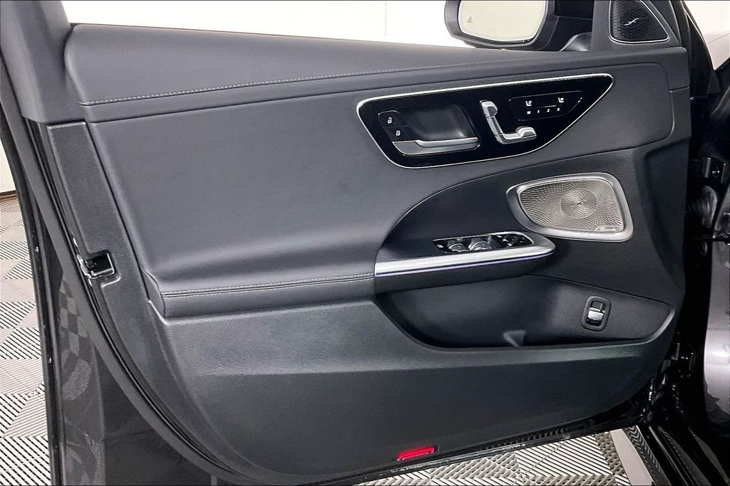 2026 Mercedes-Benz C-Class Sedan C 300 - Photo 15