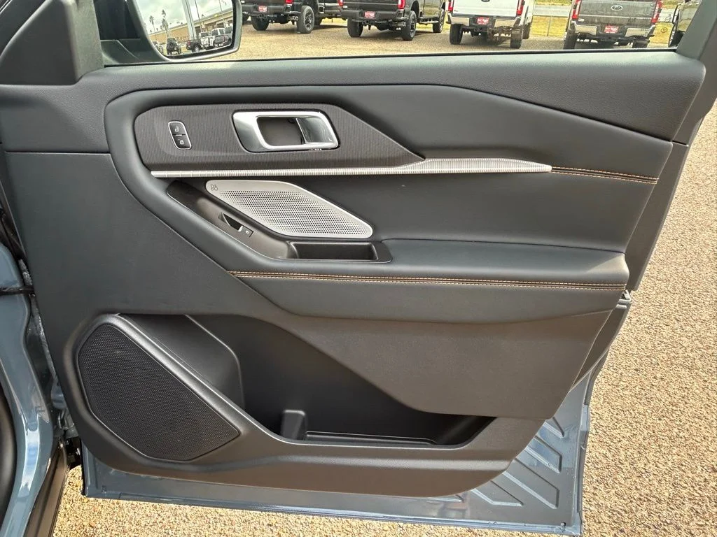 New 2026 Vapor Blue Metallic Ford Tremor® image 25