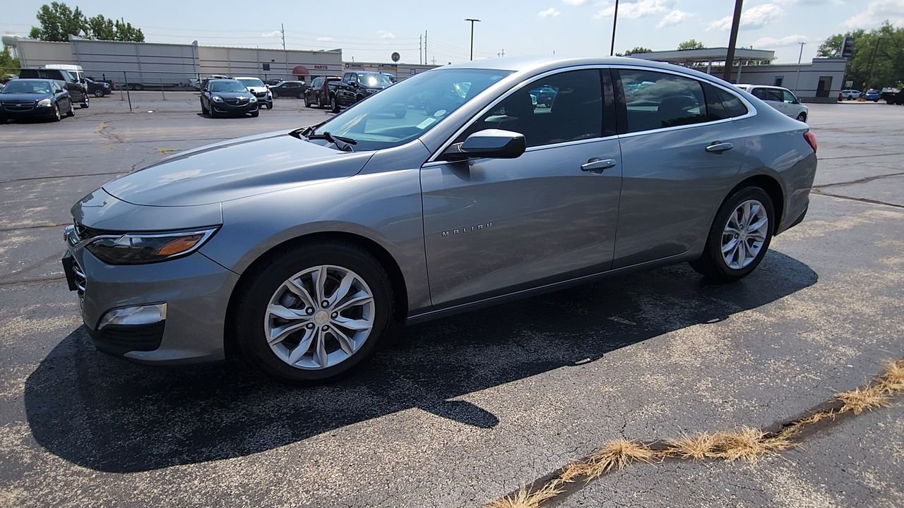 Used 2024 Gray Chevrolet LT image 4