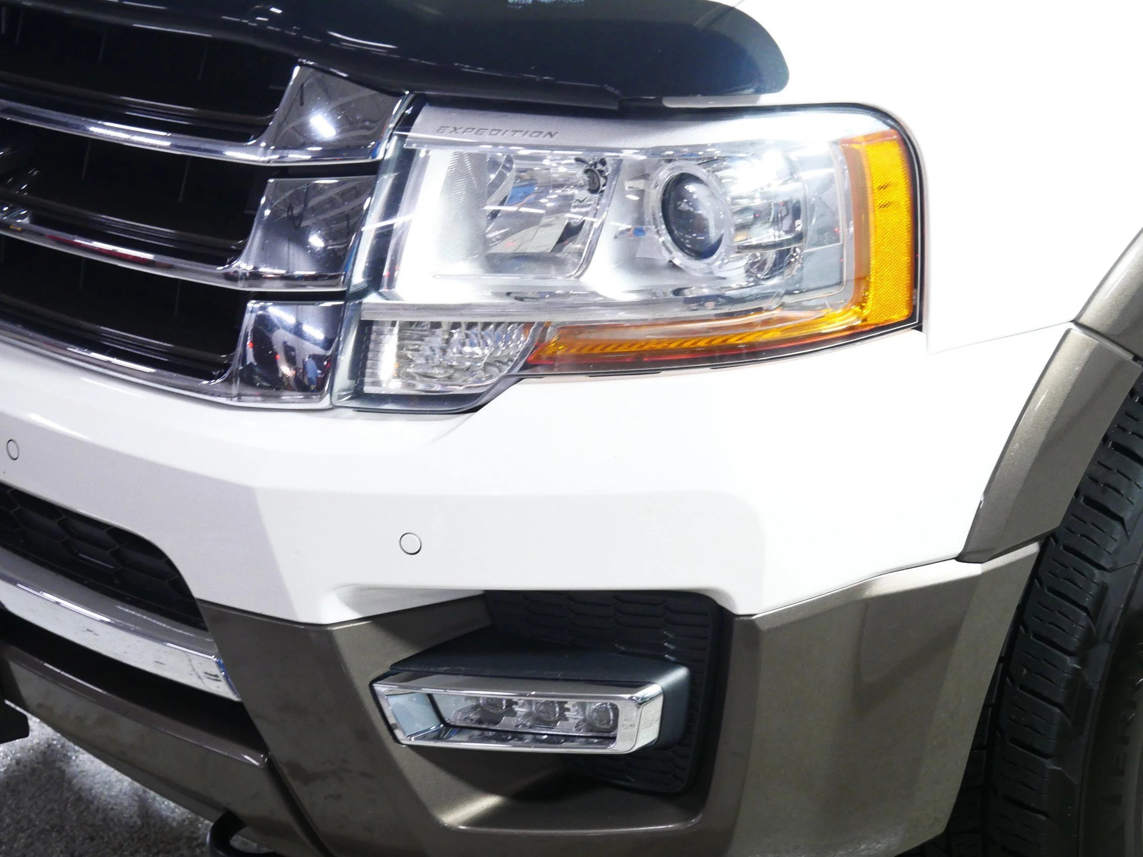 Used 2015 White Platinum Metallic Tri-Coat Ford King Ranch image 16