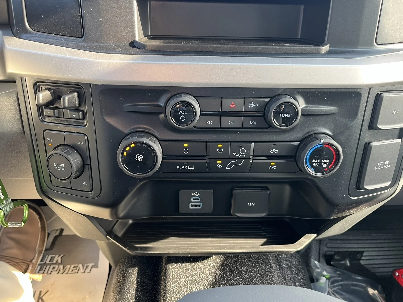 2025 Ford F-350 Super Duty Chassis Cab XL - Photo 17