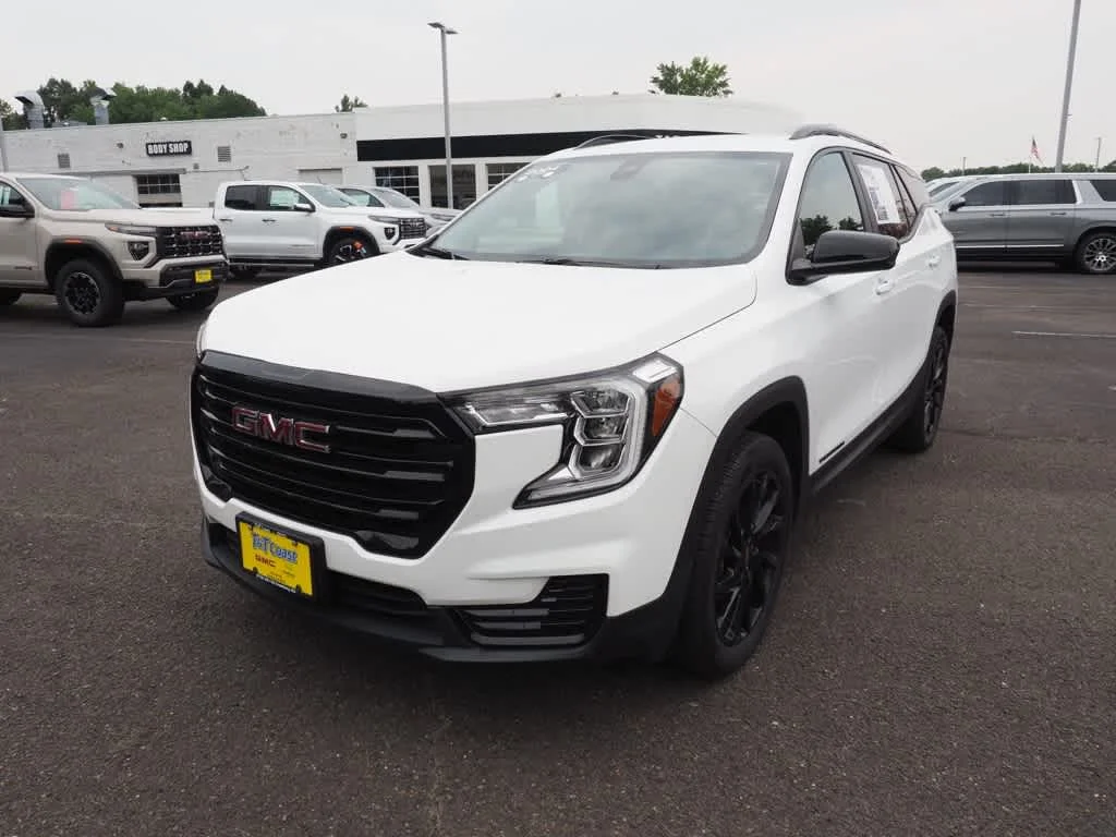 Certified Used 2024 Summit White GMC SLE image 1