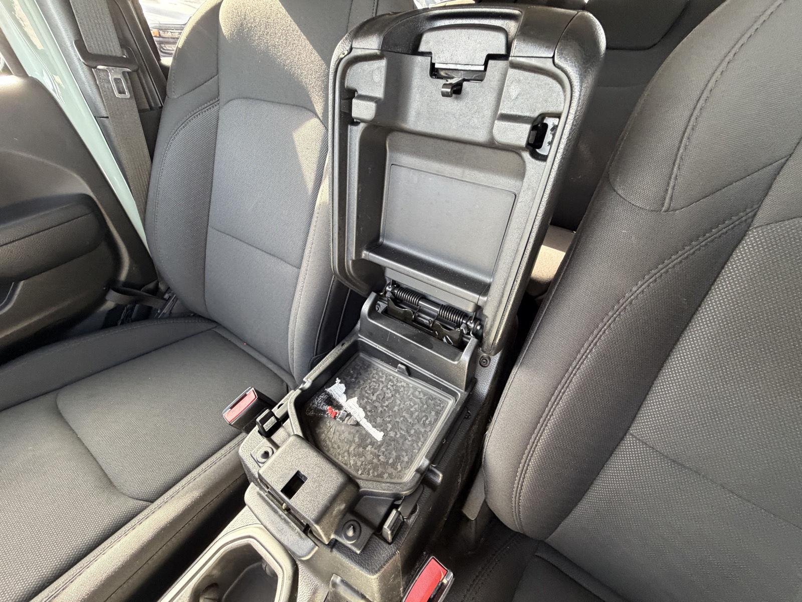 Used 2023 Earl Clearcoat Jeep Sport S image 14