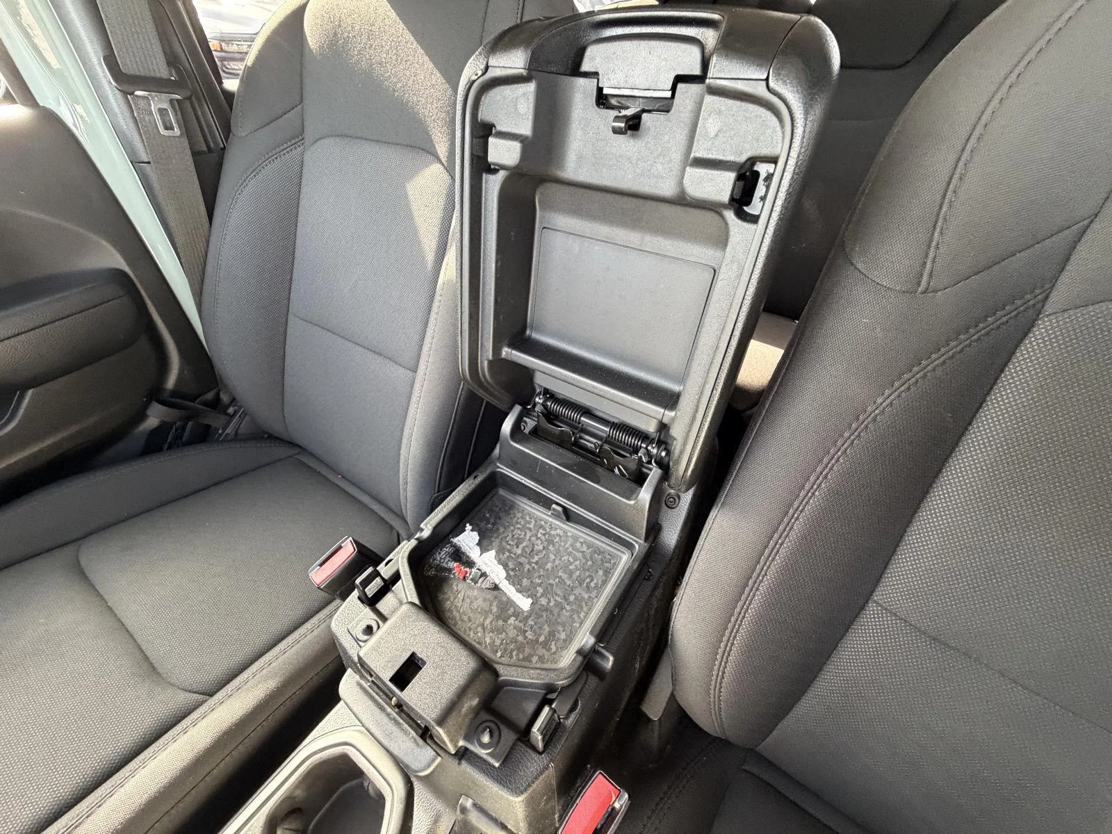 Used 2023 Earl Clearcoat Jeep Sport S image 14