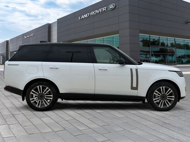 New 2026 Ostuni Pearl White Land Rover SE image 6