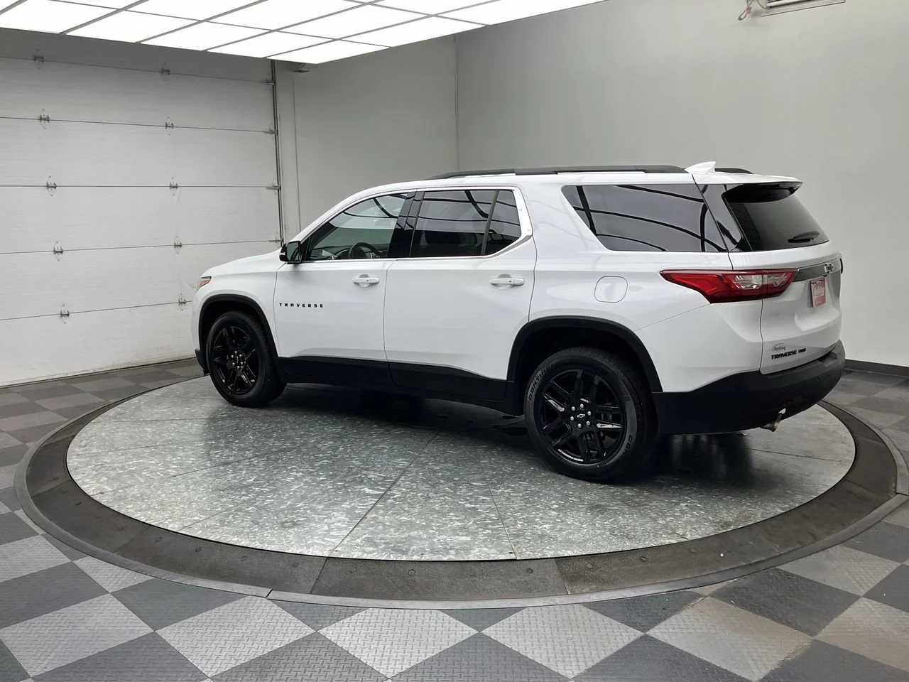 Used 2019 SUMMIT WHITE Chevrolet LT Cloth image 2