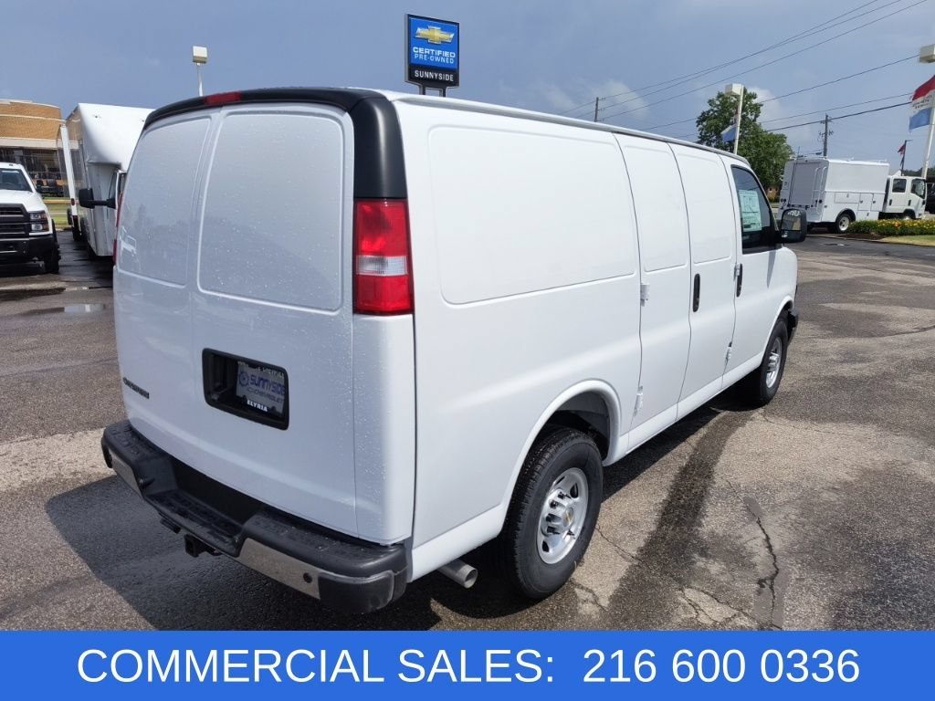 2025 Chevrolet Express Cargo Work Van - Photo 9