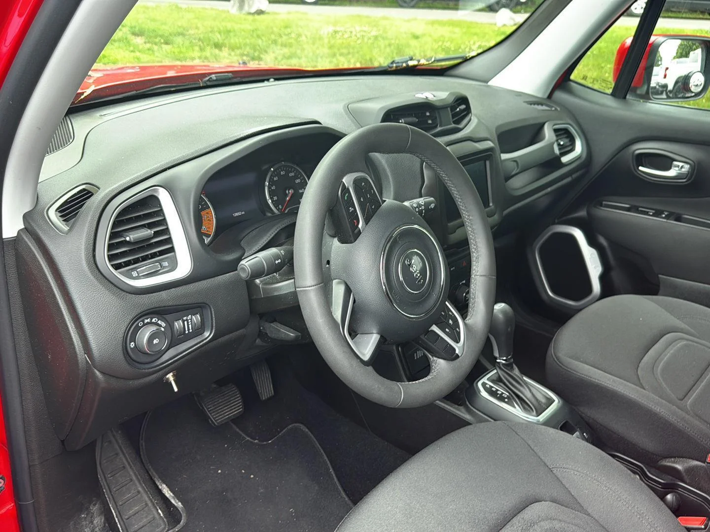 Used 2021 Colorado Red Clearcoat Jeep Latitude image 5