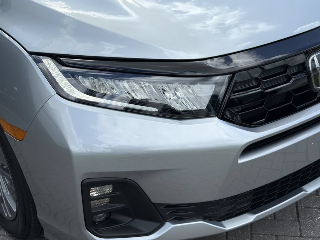 2025 Honda Odyssey Touring - Photo 9