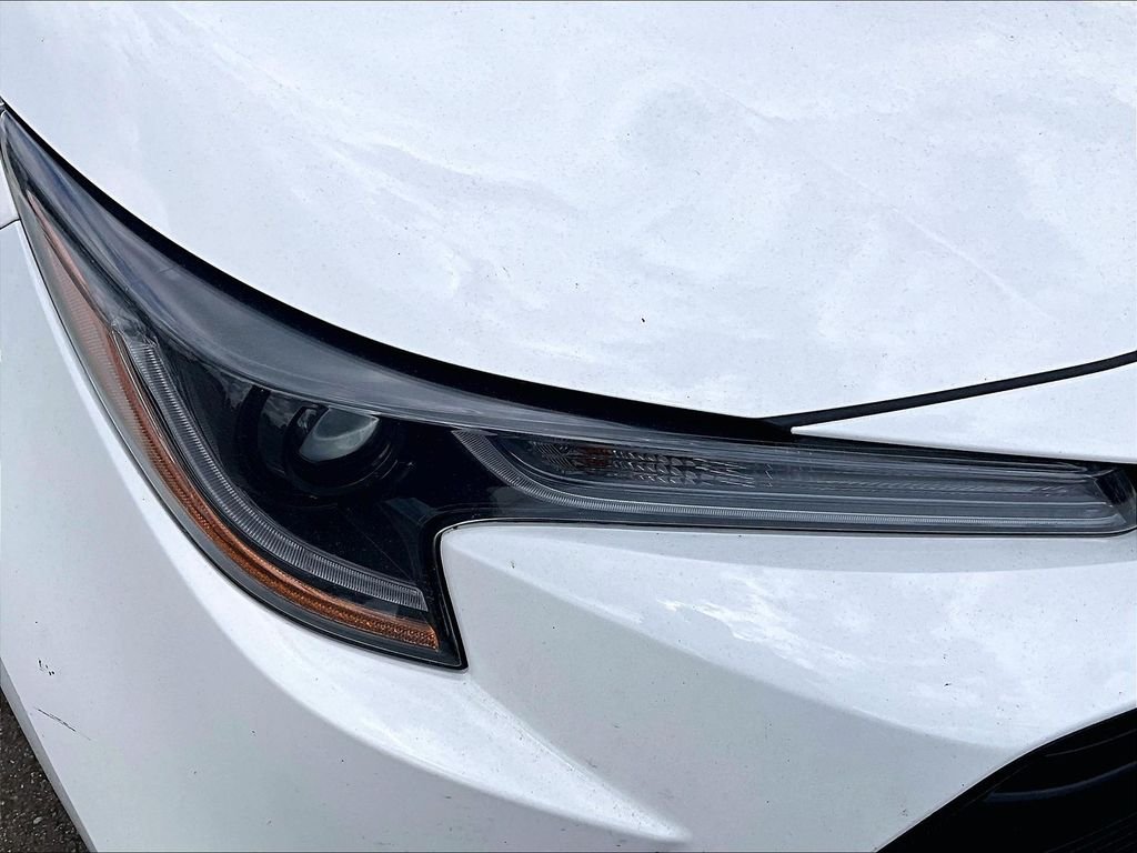 Used 2024 White Toyota LE image 33