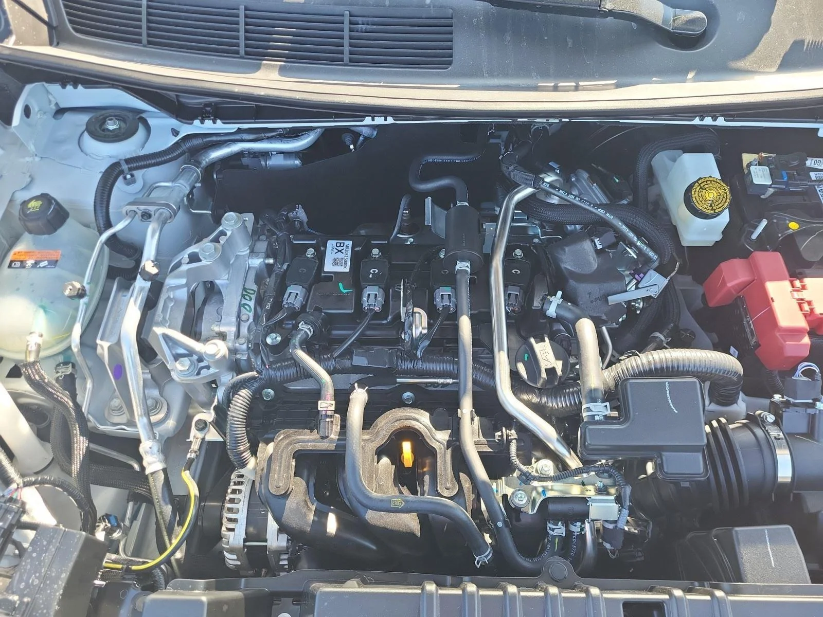 New 2026 Aspen White Tricoat/Super Black Nissan SR image 31