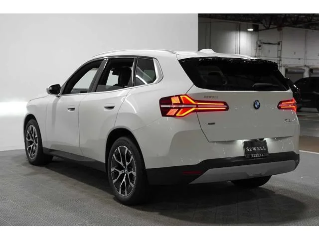New 2026 Alpine White BMW 30 xDrive image 2