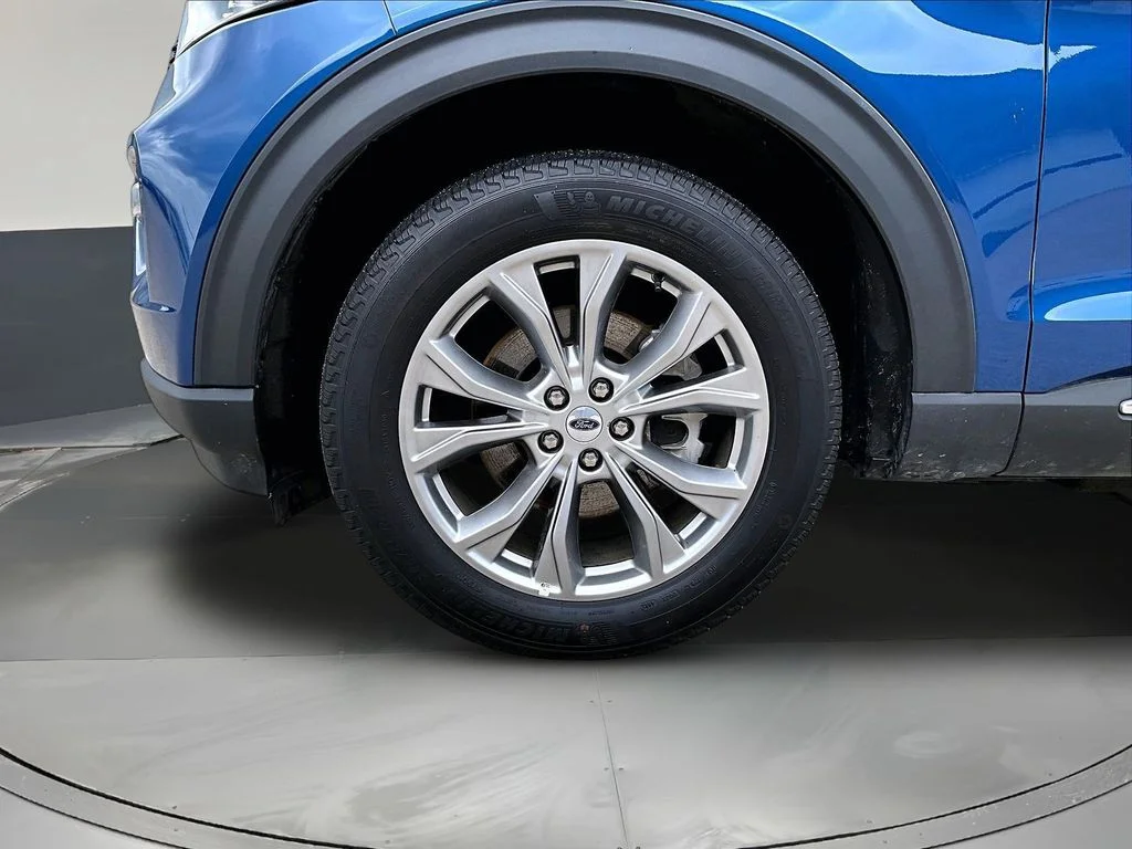 Used 2023 Blue Ford XLT image 35