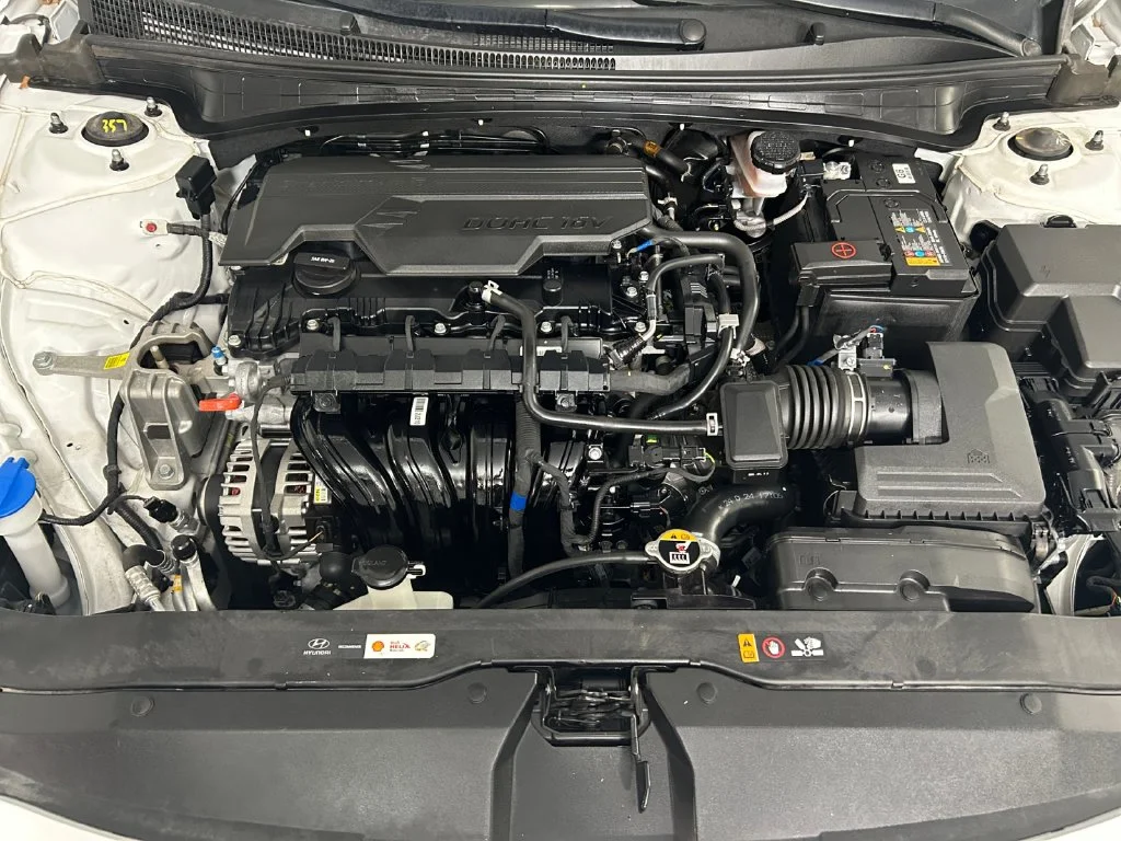 Used 2024 White Hyundai SEL image 19