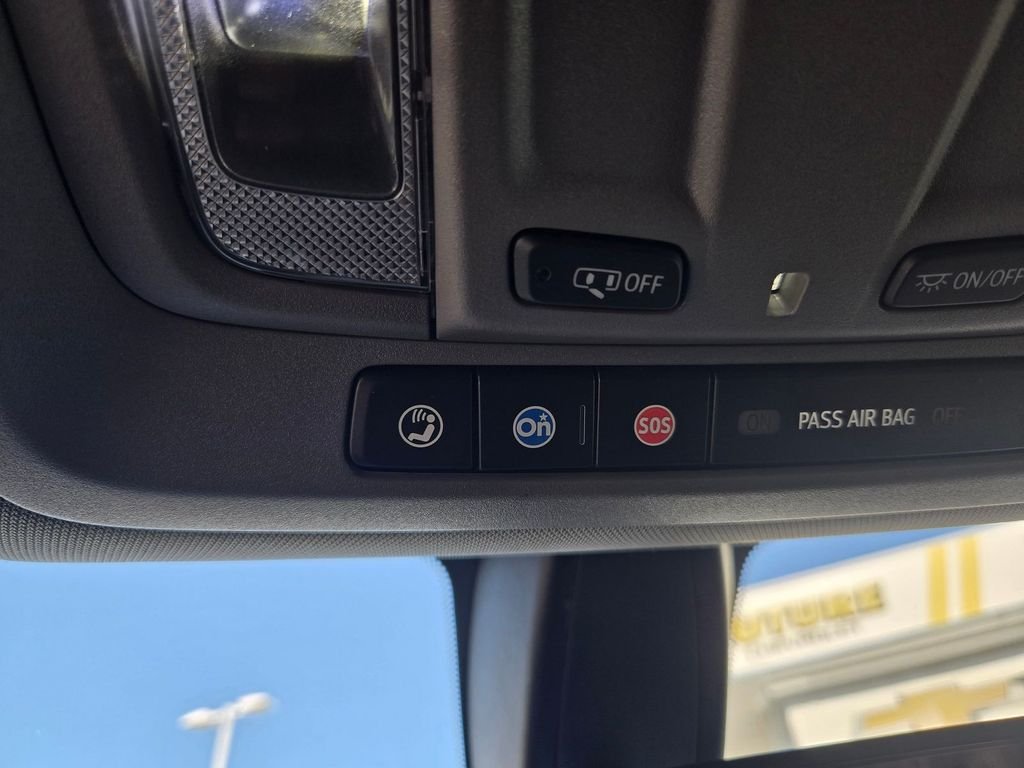 Used 2021 Silver Chevrolet Custom image 8