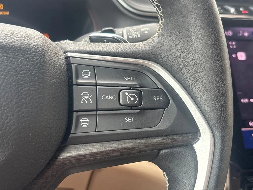 Used 2024 Gray Jeep Limited image 26