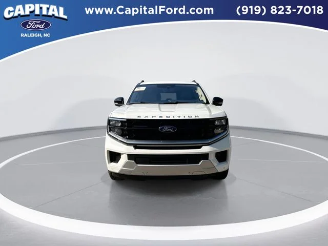 Used 2025 White Ford Platinum image 3