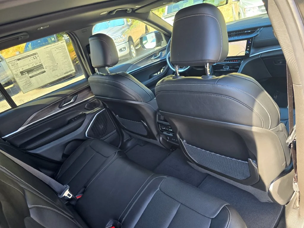 New 2027 Black Jeep Limited Reserve image 27