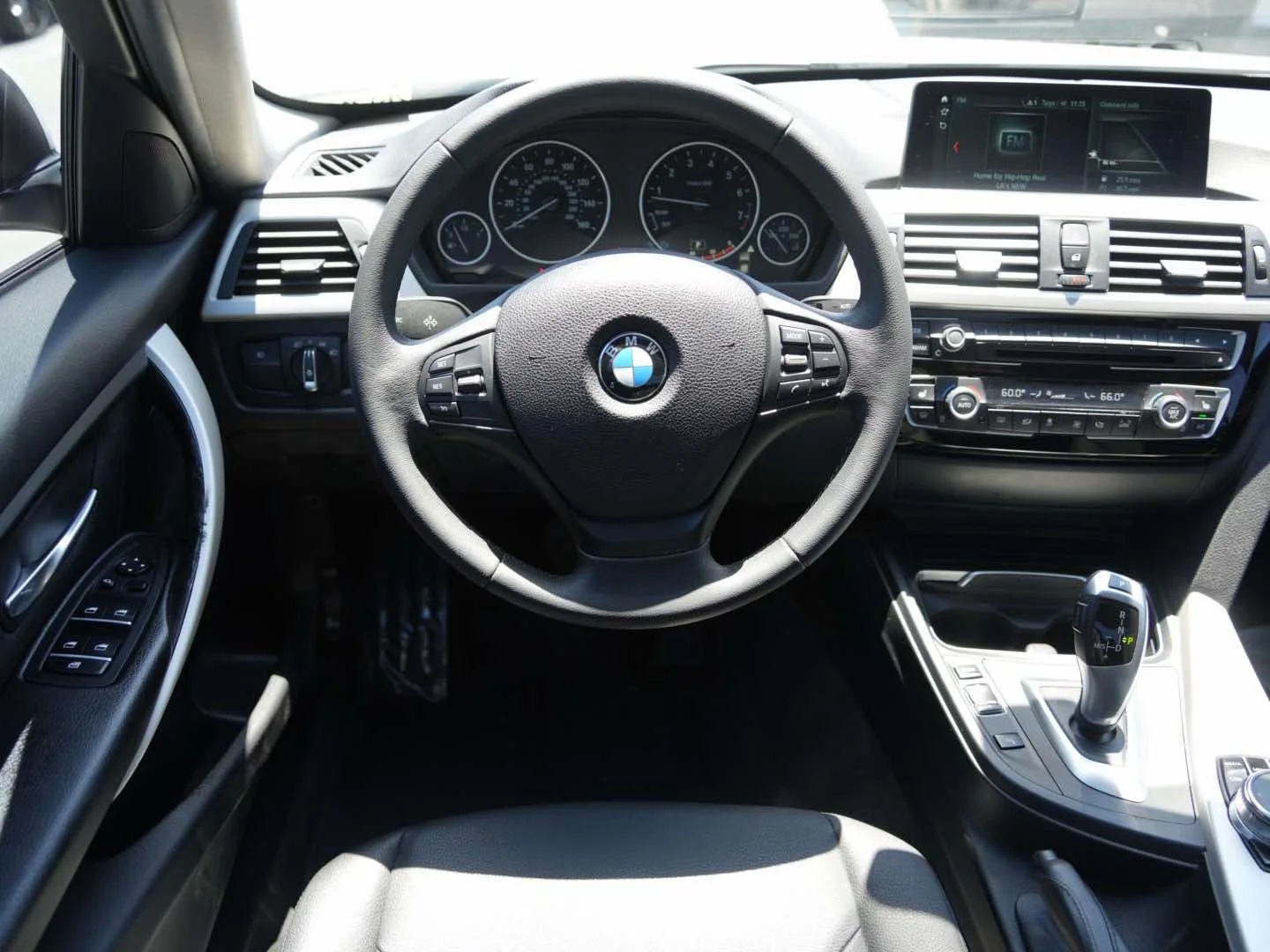 Used 2018 Mineral White Metallic BMW 320i Sedan South Africa image 8