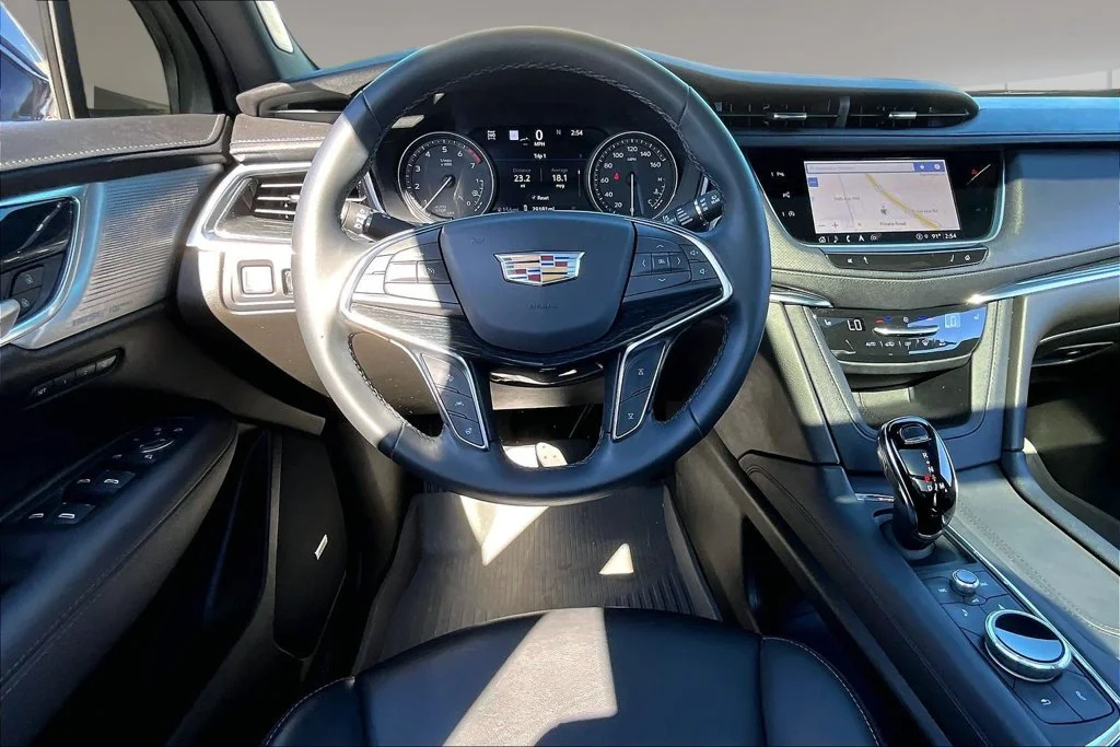 Used 2025 Black Cadillac Premium Luxury image 5