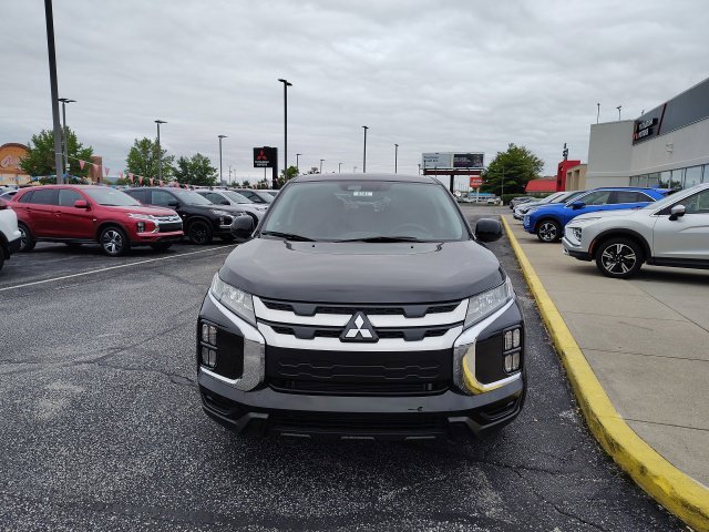 New 2027 Black Mitsubishi 2.0 S image 2